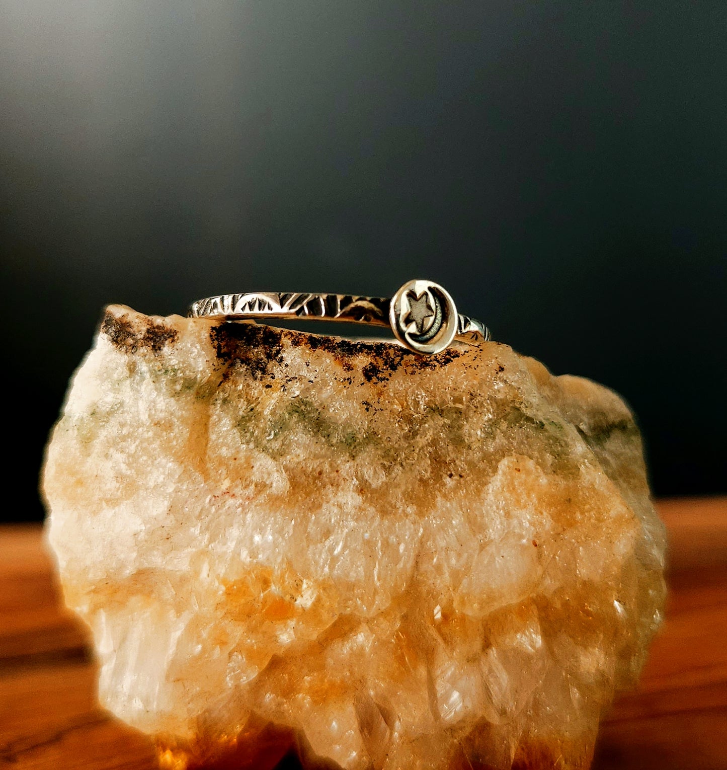 GRANDEUR 6, 7, 9. Prête à expédier . Petite bague à motifs en argent