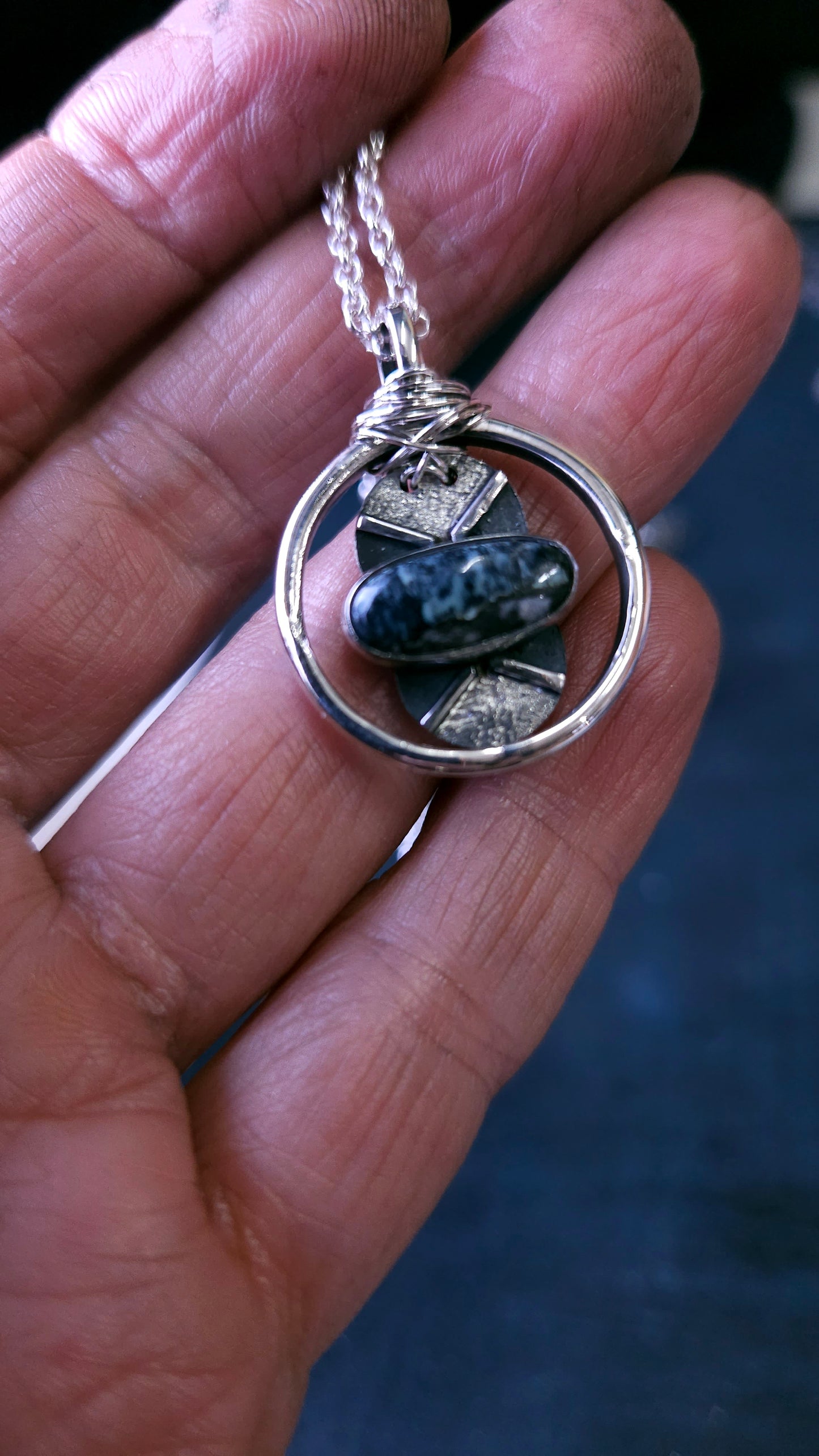 Jă•Yalik, petit pendentif en argent Sterling et Variscite