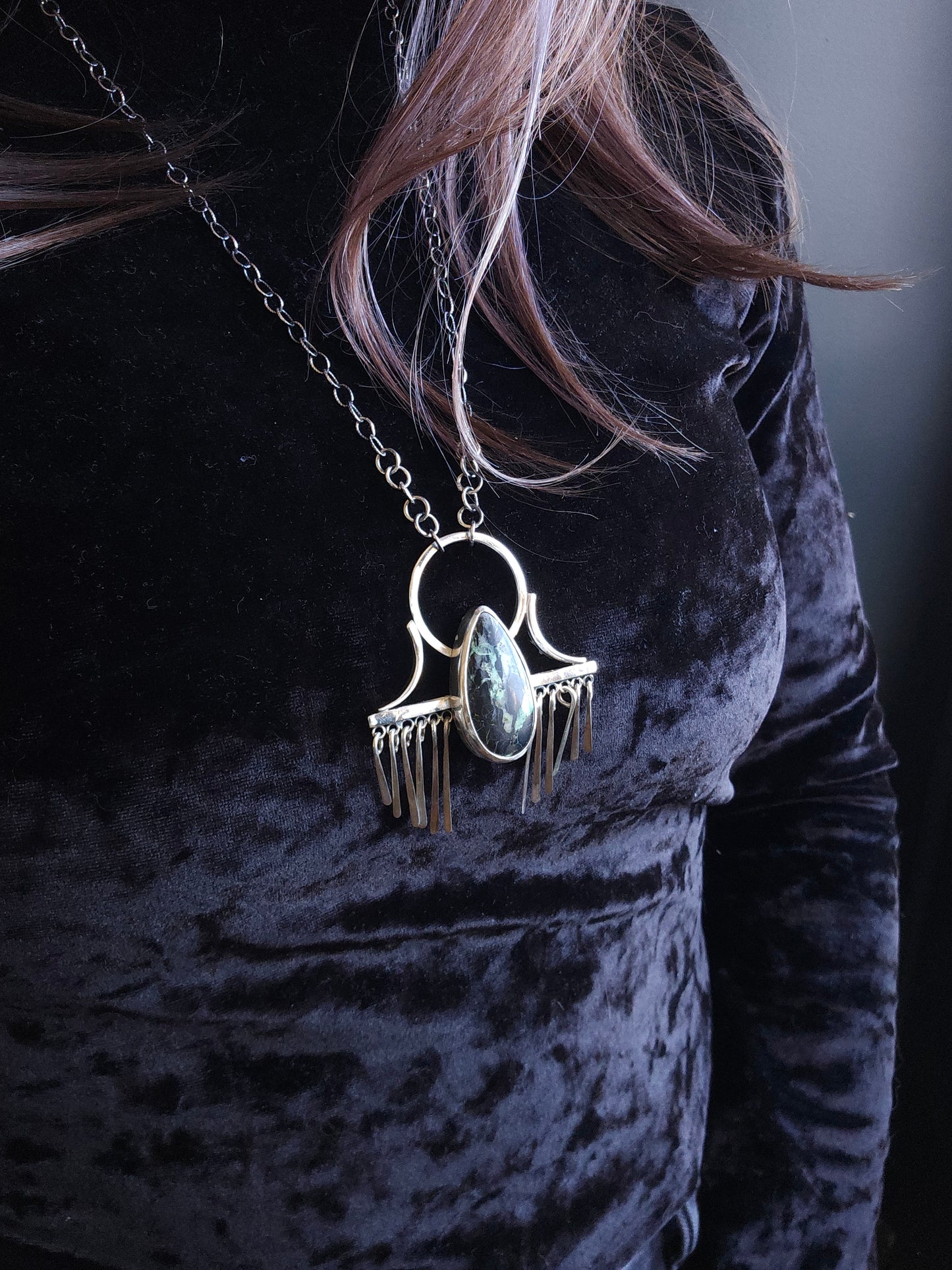 Ulŭk, pendentif en argent Sterling et variscite