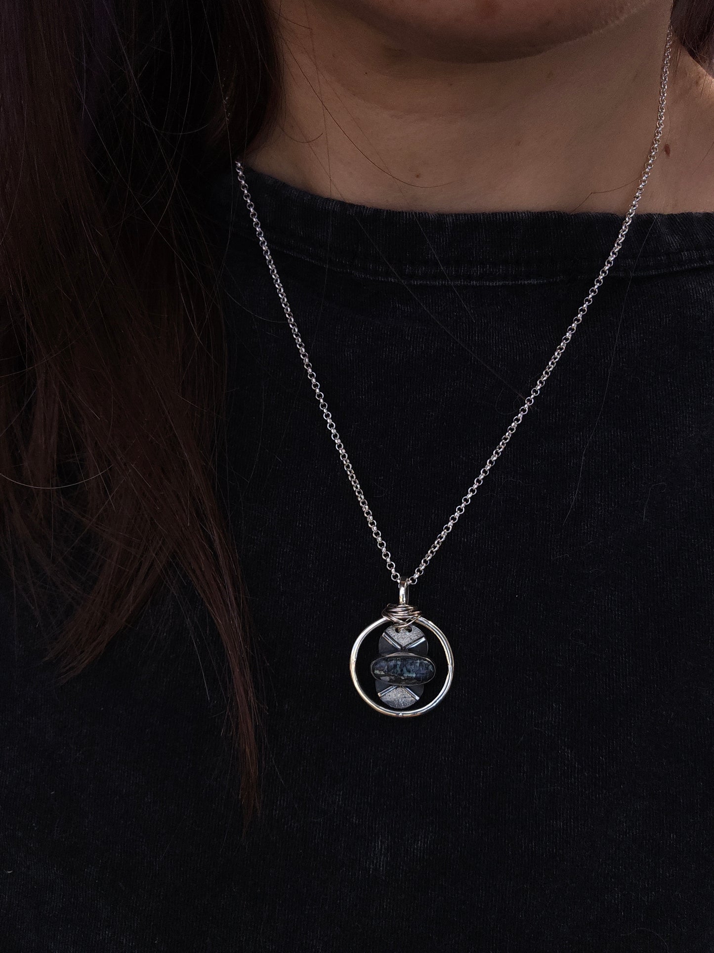 Jă•Yalik, petit pendentif en argent Sterling et Variscite