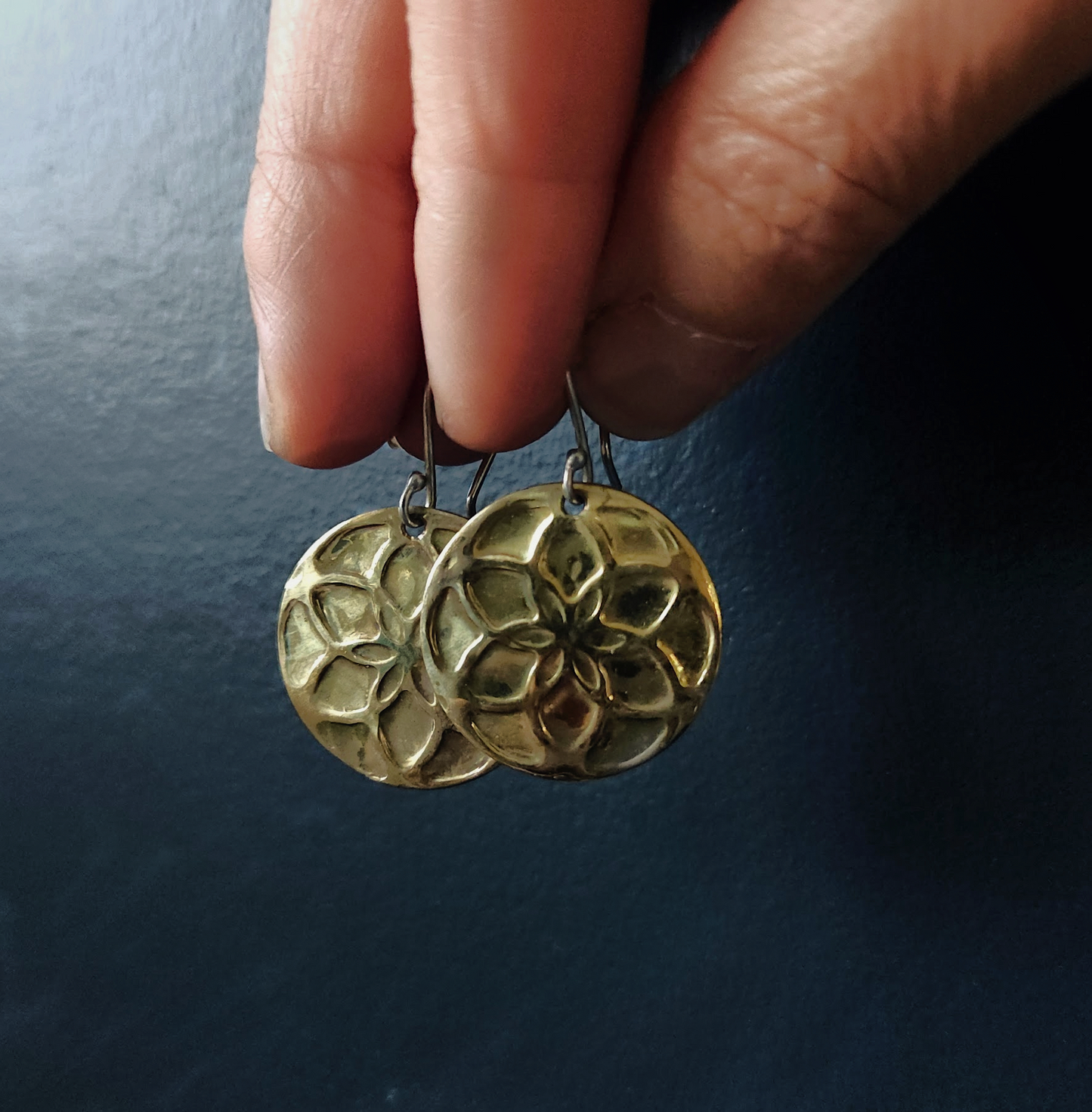 Boucles d’oreilles Graine de Vie en laiton – symbolique sacrée