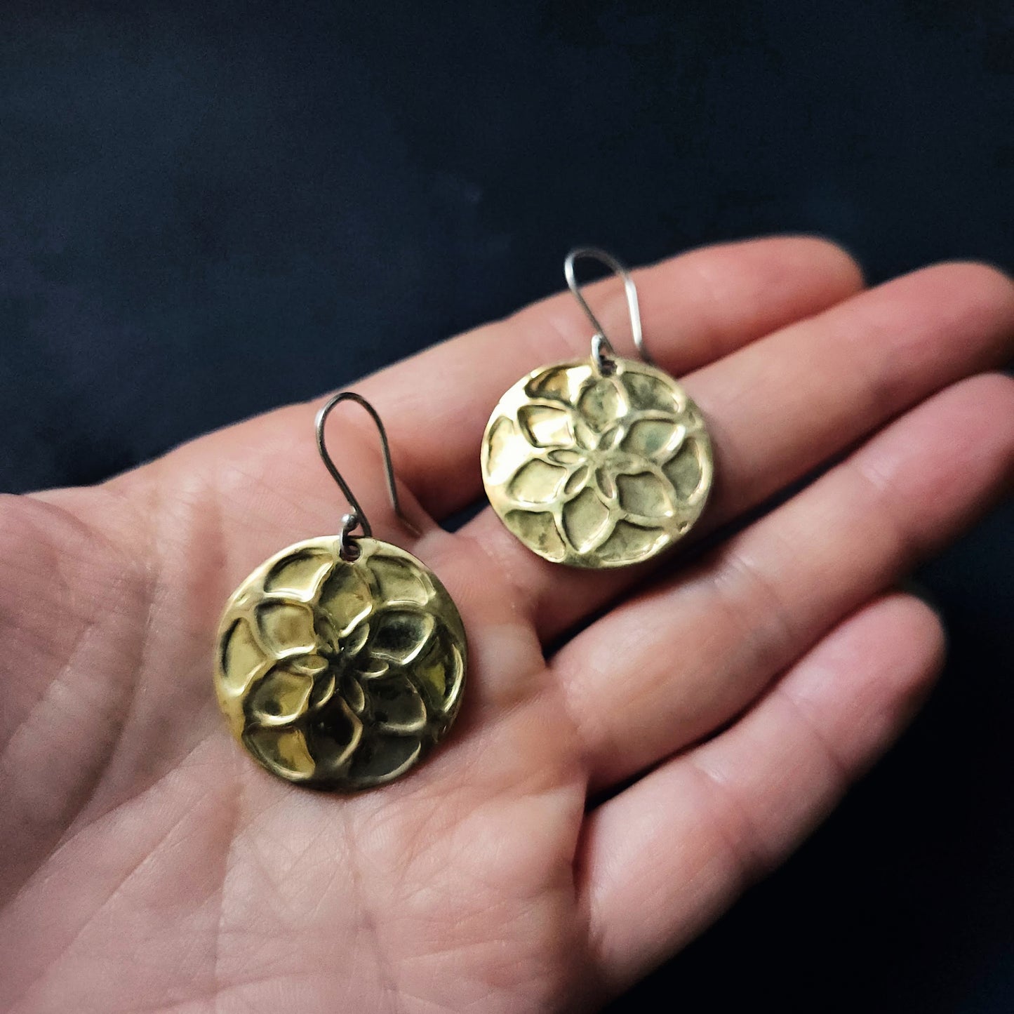 Boucles d’oreilles Graine de Vie en laiton – symbolique sacrée