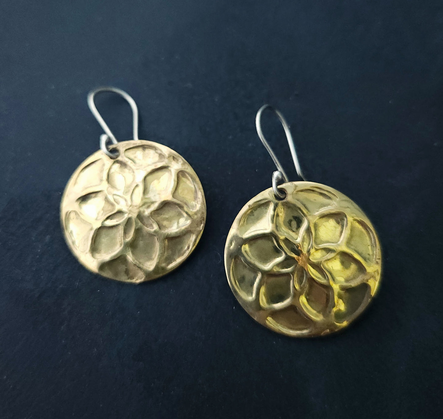 Boucles d’oreilles Graine de Vie en laiton – symbolique sacrée