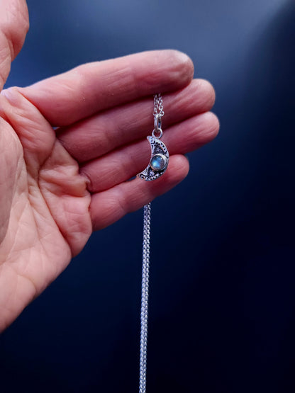 Pendentif Petite Lune avec labradorite