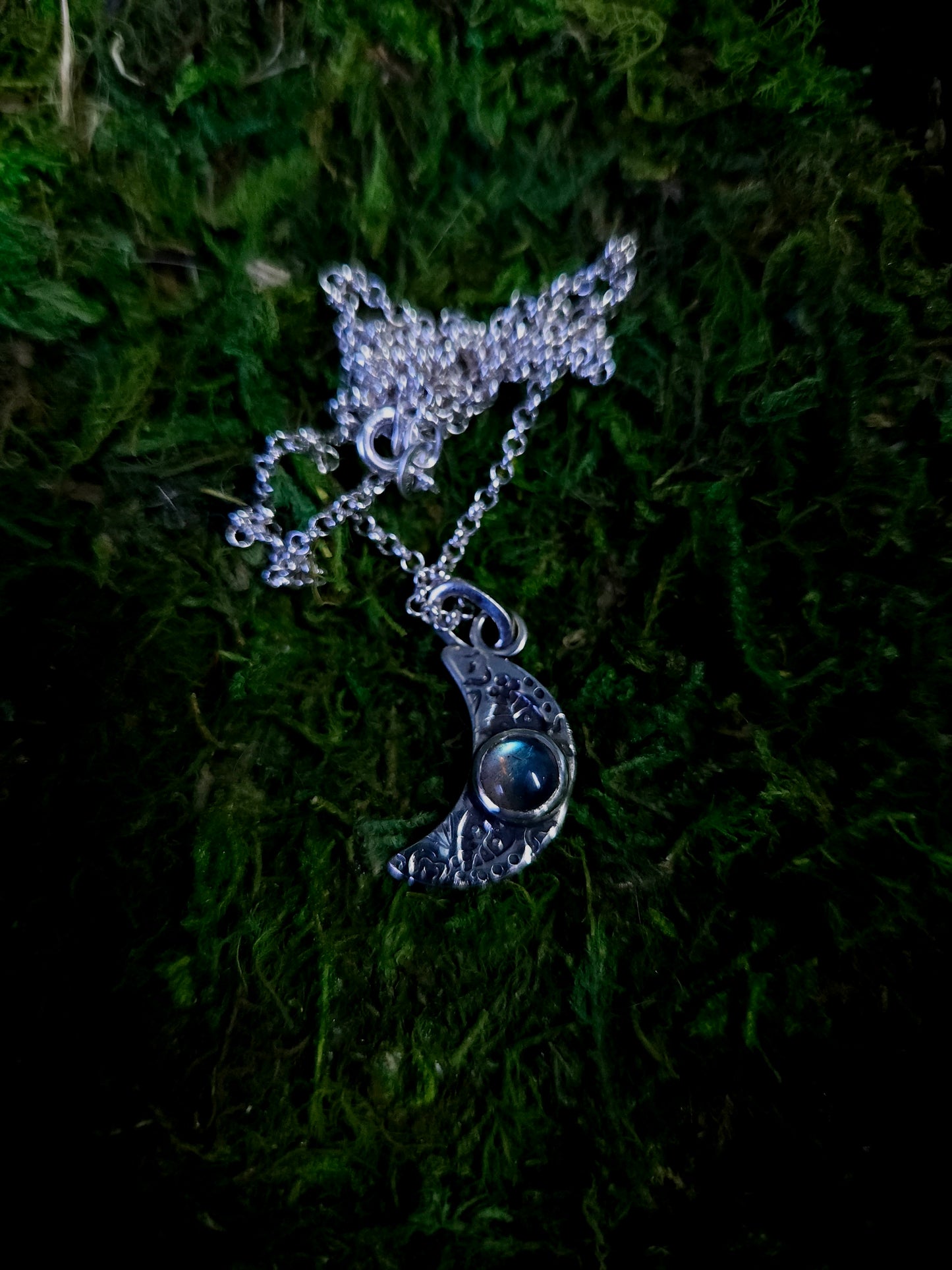 Pendentif Petite Lune avec labradorite