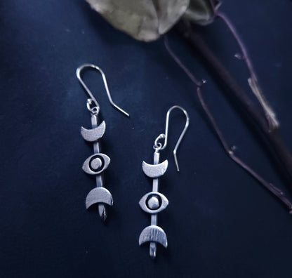 Boucles d’oreilles lunaires en argent sterling – œil protecteur et lunes – Gardienne des cycles