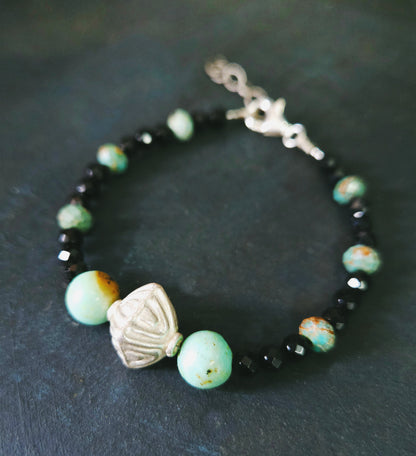 Bracelet en turquoise facettée avec billes d’argent sterling – bijou d’harmonie et d'affirmation (Copie)