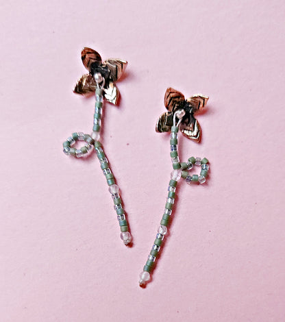 Boucles d'oreilles à tiges en bronze et perles Miyuki - Petite fleur imaginaire