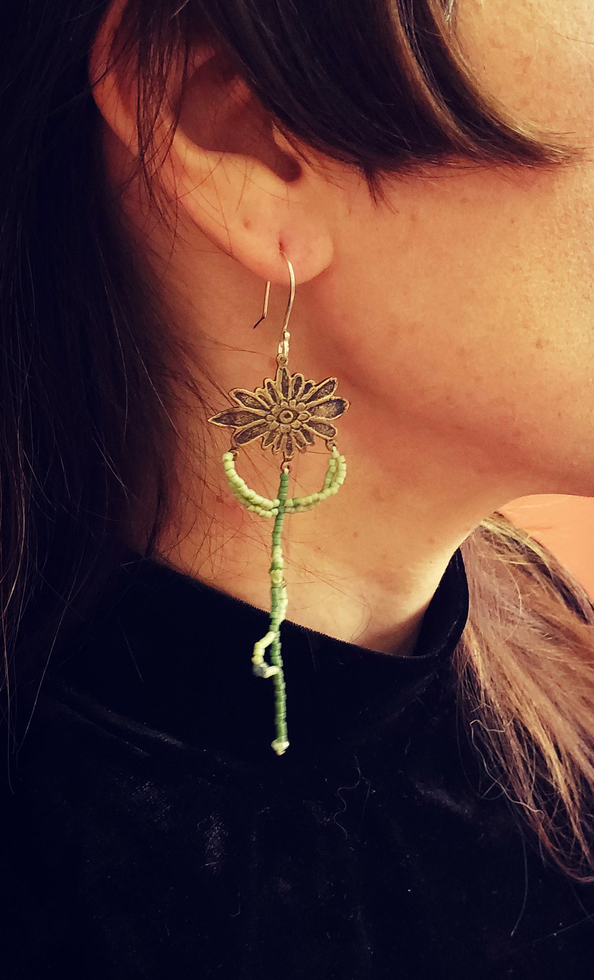 Boucles d'oreilles pendantes en bronze et perles Miyuki - Marguerite imaginaire