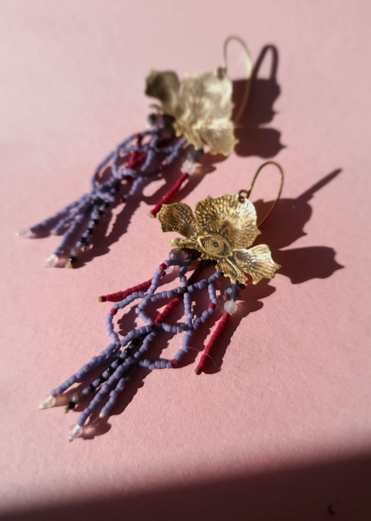 Boucles d'oreilles pendantes en laiton, or vermeil et perles Miyuki - Iris psychédélique