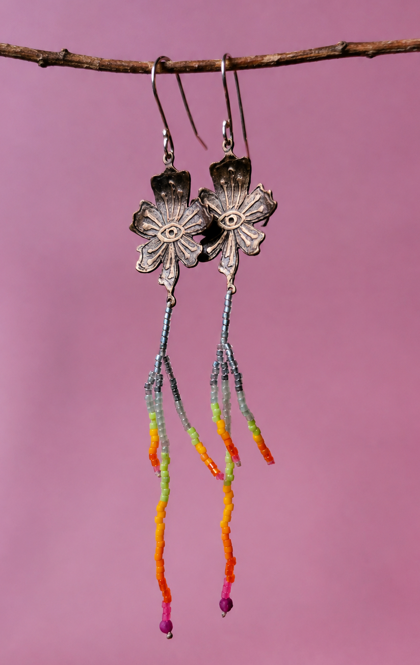 Boucles d'oreilles pendantes en bronze et perles Miyuki - Fleur imaginaire 1