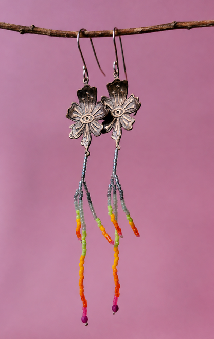 Boucles d'oreilles pendantes en bronze et perles Miyuki - Fleur imaginaire 1