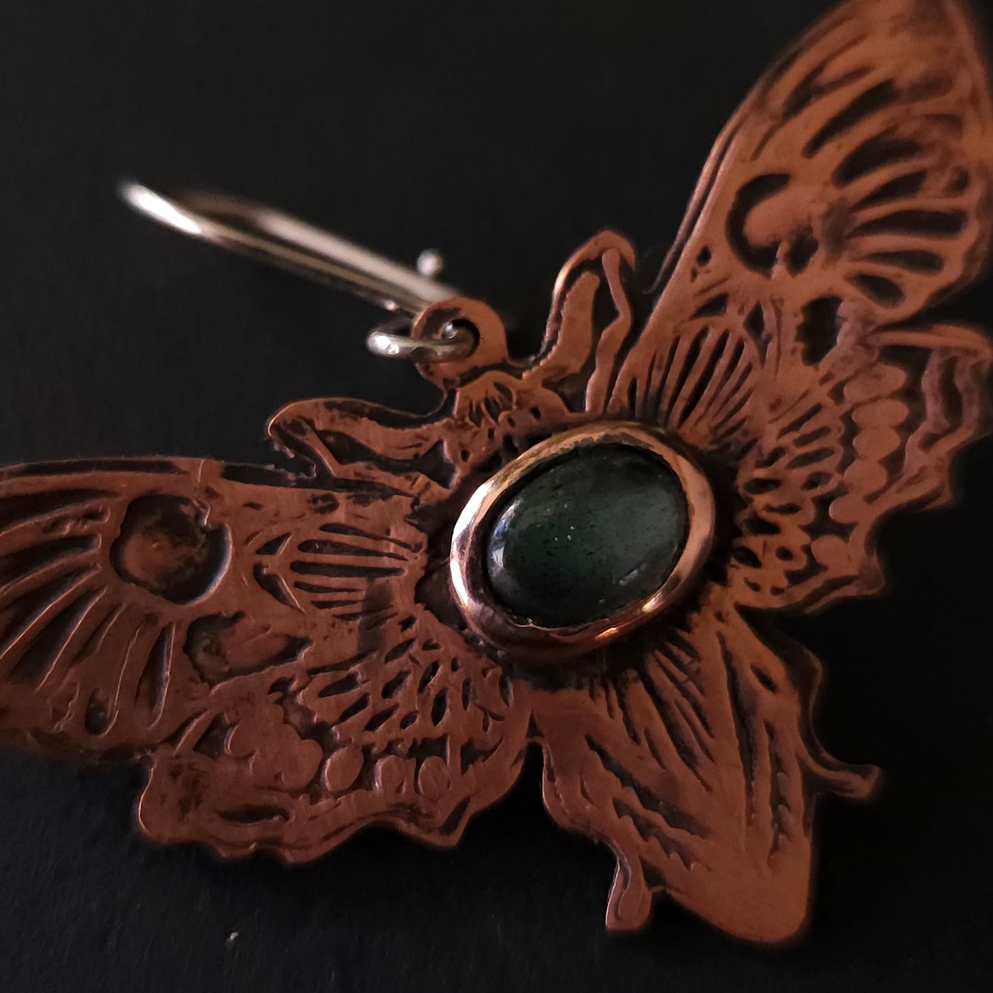 Boucles d'oreilles Papillon de nuit en cuivre et Labradorites ovales