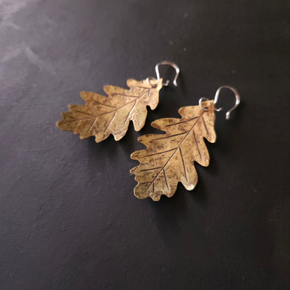 Grandes boucles d’oreilles feuilles de chêne en laiton – crochets argent sterling faits main