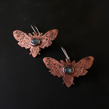 Boucles d'oreilles Papillon de nuit en cuivre et Labradorites ovales