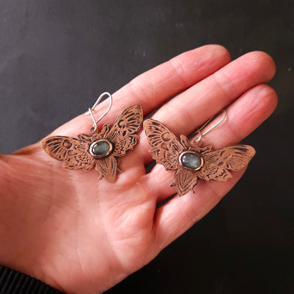 Boucles d'oreilles Papillon de nuit en cuivre et Labradorites ovales